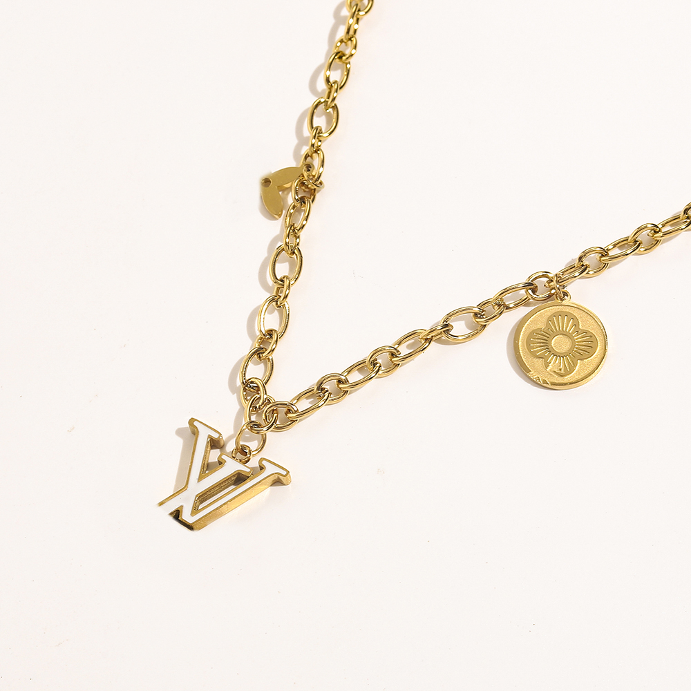 Luxury Designer Necklace Choker Pendant Chain 18K Gold Plated Stainless Steel Letter Necklaces Fashion Women Statement Wedding Jewelry ZG1193
Luxury Designer Necklace Choker Pendant Chain 18K Gold Plated Stainless Steel Letter Necklaces Fashion Women Statement Wedding Jewelry ZG1193