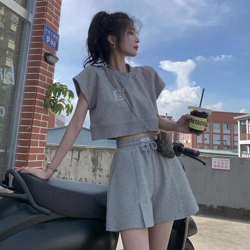 Dresses Leisure Sports Women' Summer 2022 New Korean Edition Loose Short Sleeve High Wild Legs And Short Setting Two Set Tide, Gray
Dresses Leisure Sports Women' Summer 2022 New Korean Edition Loose Short Sleeve High Wild Legs And Short Setting Two Set Tide, Gray