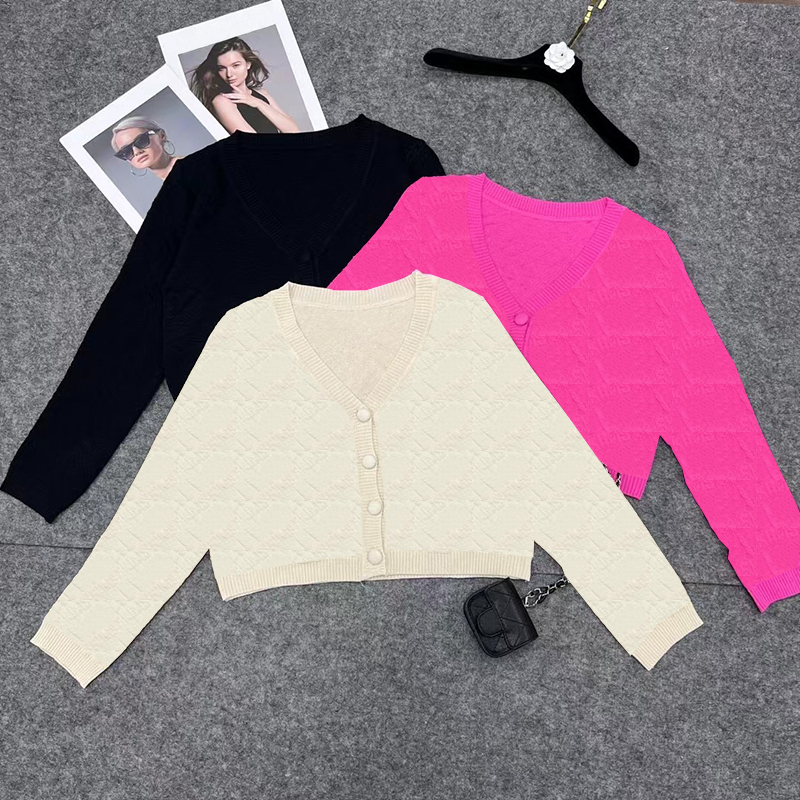 Fashion Letters Jacquard Sweaters Sexy Deep V Women Coats 3 Colors Knit Soft Touch Cardigan Coat Sweater, Black
Fashion Letters Jacquard Sweaters Sexy Deep V Women Coats 3 Colors Knit Soft Touch Cardigan Coat Sweater, Black