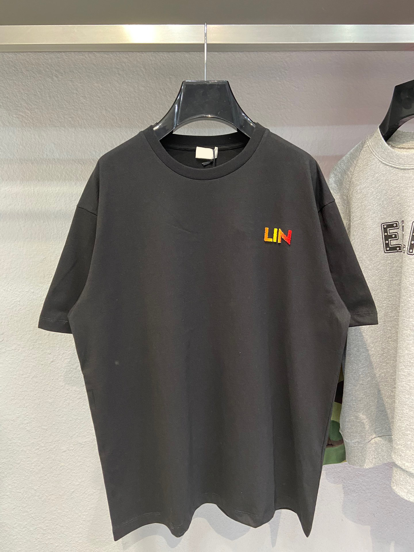 2022 round neck Men's Plus Tees & Polos with cotton printing and embroidery, 100% replica of European size t-shirts e01
2022 round neck Men's Plus Tees & Polos with cotton printing and embroidery, 100% replica of European size t-shirts e01