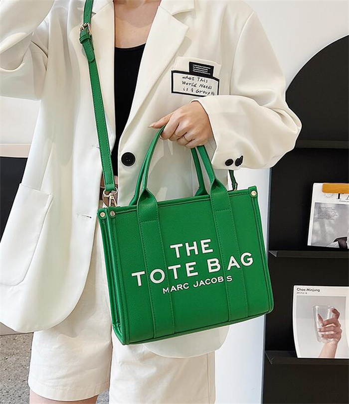 PU Leather Handbags with Logo Large Capacity Shoulder Bags for Women Letter Printed Tote Bag, Customize
PU Leather Handbags with Logo Large Capacity Shoulder Bags for Women Letter Printed Tote Bag, Customize