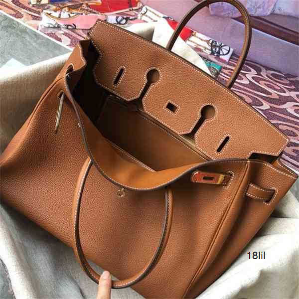 Deigner Bag Herme Lock Leather Women' Litchi Grain Calfkin Bridal Handbag 25 30 35 40 Large Bag Birkin Have 18lil, Bright red 30cm gold and silver remarks
Deigner Bag Herme Lock Leather Women' Litchi Grain Calfkin Bridal Handbag 25 30 35 40 Large Bag Birkin Have 18lil, Bright red 30cm gold and silver remarks