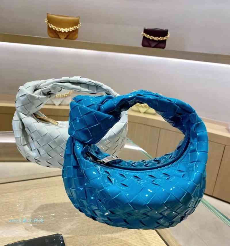 Buy Designer Venetas Handbags s / 21 new knitting Mini Jodie knotted armpit bag handbag for women, Figure 1
Buy Designer Venetas Handbags s / 21 new knitting Mini Jodie knotted armpit bag handbag for women, Figure 1