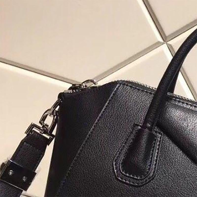 Newset Classic Lady Mini Tote 28cm Women Shoulder Bags Real Leather Handbags Fashion Crossbody Business Messenger Bag Purse Totes, Ribbon(not sale separately)
Newset Classic Lady Mini Tote 28cm Women Shoulder Bags Real Leather Handbags Fashion Crossbody Business Messenger Bag Purse Totes, Ribbon(not sale separately)