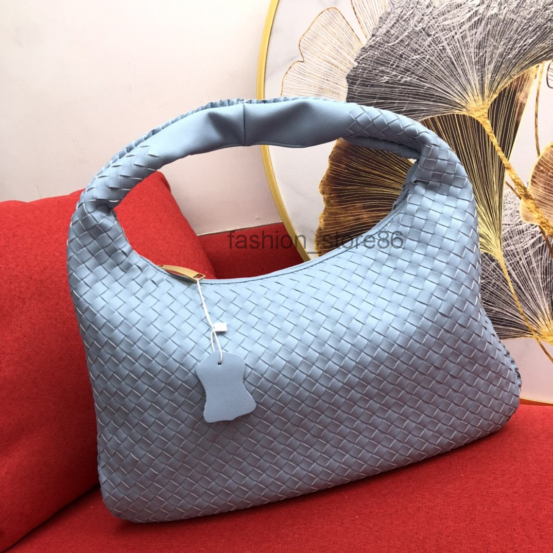 Classic large weave Bag Women big Woven Bags High Quality Knit Bags Luxury Designer Crochet Handbag Brand Hobo Tote Wallet Lady Handbags
Classic large weave Bag Women big Woven Bags High Quality Knit Bags Luxury Designer Crochet Handbag Brand Hobo Tote Wallet Lady Handbags