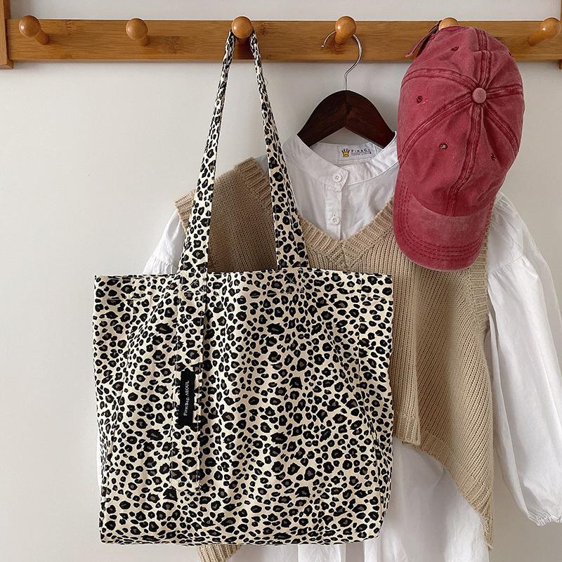 Evening Bags Large Leopard Tote Bag Women Big Capacity Handle Canvas Shoulder Designer Lady Handbag Girls Pouch BolsoEvening, As picture
Evening Bags Large Leopard Tote Bag Women Big Capacity Handle Canvas Shoulder Designer Lady Handbag Girls Pouch BolsoEvening, As picture
