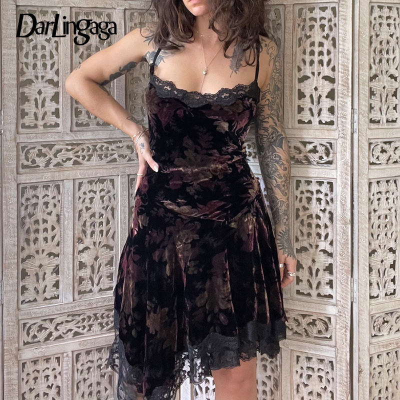 Darlingaga Vintage Grunge Fairycore Lace Trim Velour Sexy Dress Women Fashion Strap Asymmetrical Printed Party Dress Gothic Dark, Brown
Darlingaga Vintage Grunge Fairycore Lace Trim Velour Sexy Dress Women Fashion Strap Asymmetrical Printed Party Dress Gothic Dark, Brown
