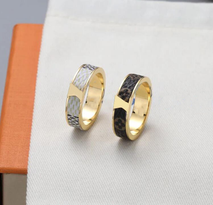 love Ring charm bague homme Louiseity fashion men woman diamond Viutonity moissanite rings engagement rings original packaging Lvs
love Ring charm bague homme Louiseity fashion men woman diamond Viutonity moissanite rings engagement rings original packaging Lvs