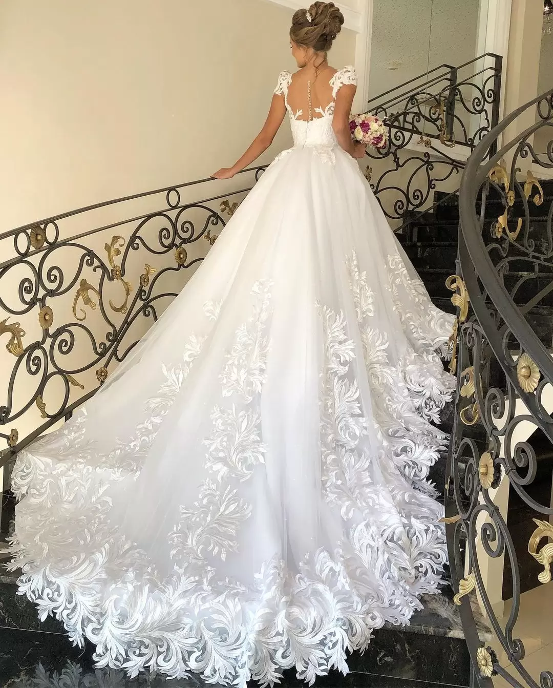 2022 Gorgeous Lace Applique Wedding Dresses Bridal Gown Tulle Sweep Train Cap Sleeves Sheer Neck Custom Made Plus Size Vestidos De Novia 403 B0312