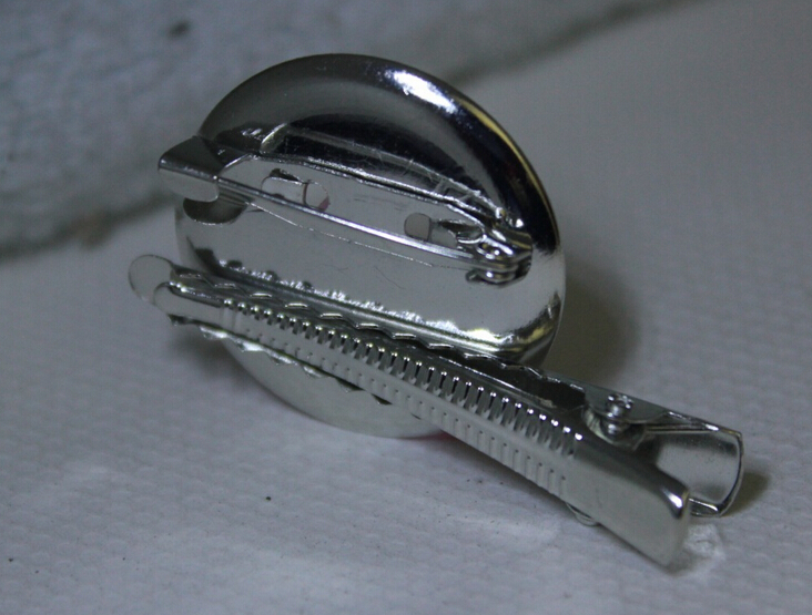 DIY brooches accessories 30 mm The round bottom tray A brooch Alligator clip The brooch pin 50pcs
DIY brooches accessories 30 mm The round bottom tray A brooch Alligator clip The brooch pin 50pcs