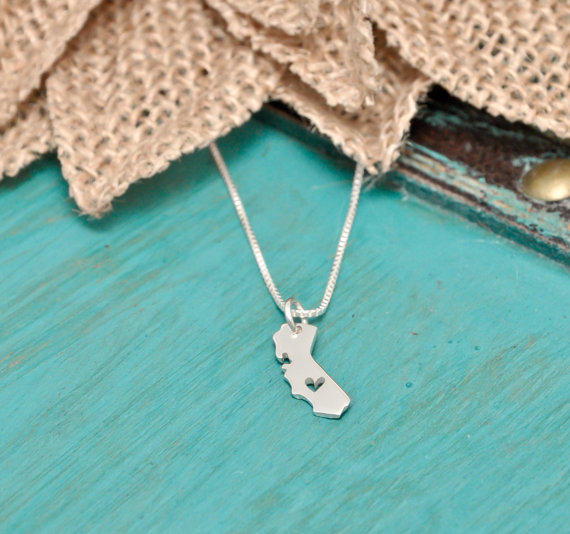 10PCS Outline California Map Necklace With Heart USA CA State I Heart Love Necklaces
