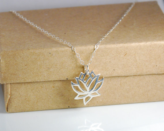 30PCS personalized pretty metal flowers necklace Yoga petal Necklace plant flower lotus necklaces Lotos Necklaces