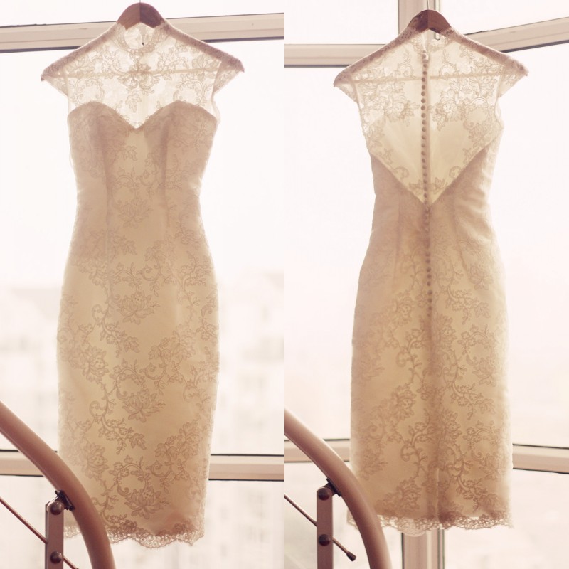 2018 Vintage Champagne Lace Mother Of The Bride Dresses Knee Length High Neck Capped Sleeve Sheath Mother of the Groom Short Evening Dresses
2018 Vintage Champagne Lace Mother Of The Bride Dresses Knee Length High Neck Capped Sleeve Sheath Mother of the Groom Short Evening Dresses