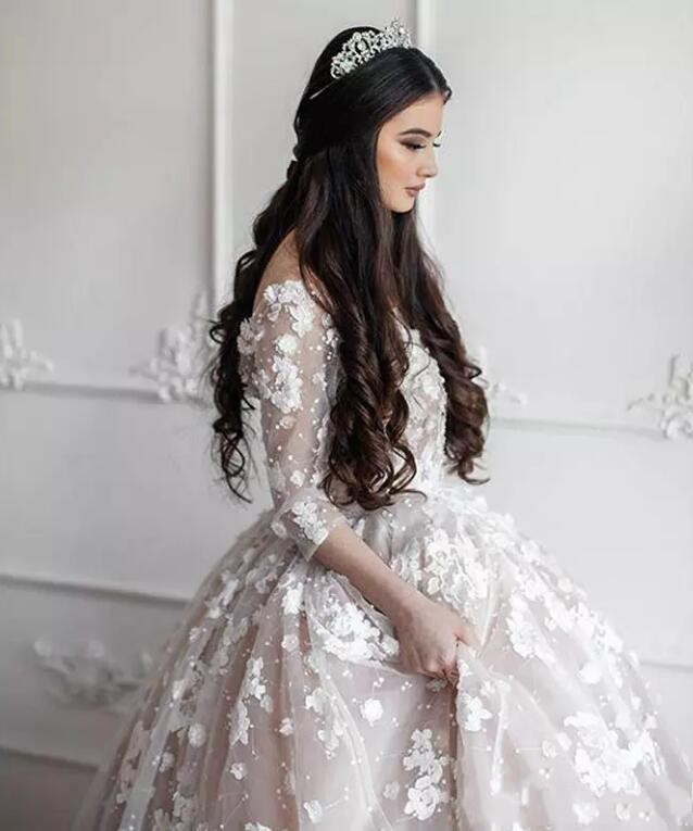 2018 Champagne Blush Ball Gown Wedding Dresses Off Shoulders Sheer Half Long Sleeves Lace Appliques Tulle Bridal Gowns Vintage