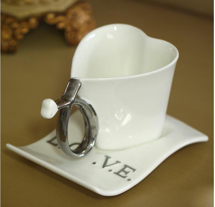 Cup for Lovers Wedding Party Gifts Creative Romantic Heart-shaped Ceramic Cup Couple Coffee Cup Saucer Love Confession Wedding Supplies C02