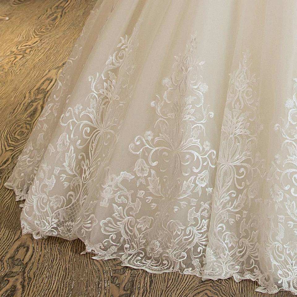 New Off the Shoulder Lace Applique Wedding Dress Ball Gowns Beaded Half Sleeves Real Photos Lace-up Back Vestido De Noiva Bridal Dress