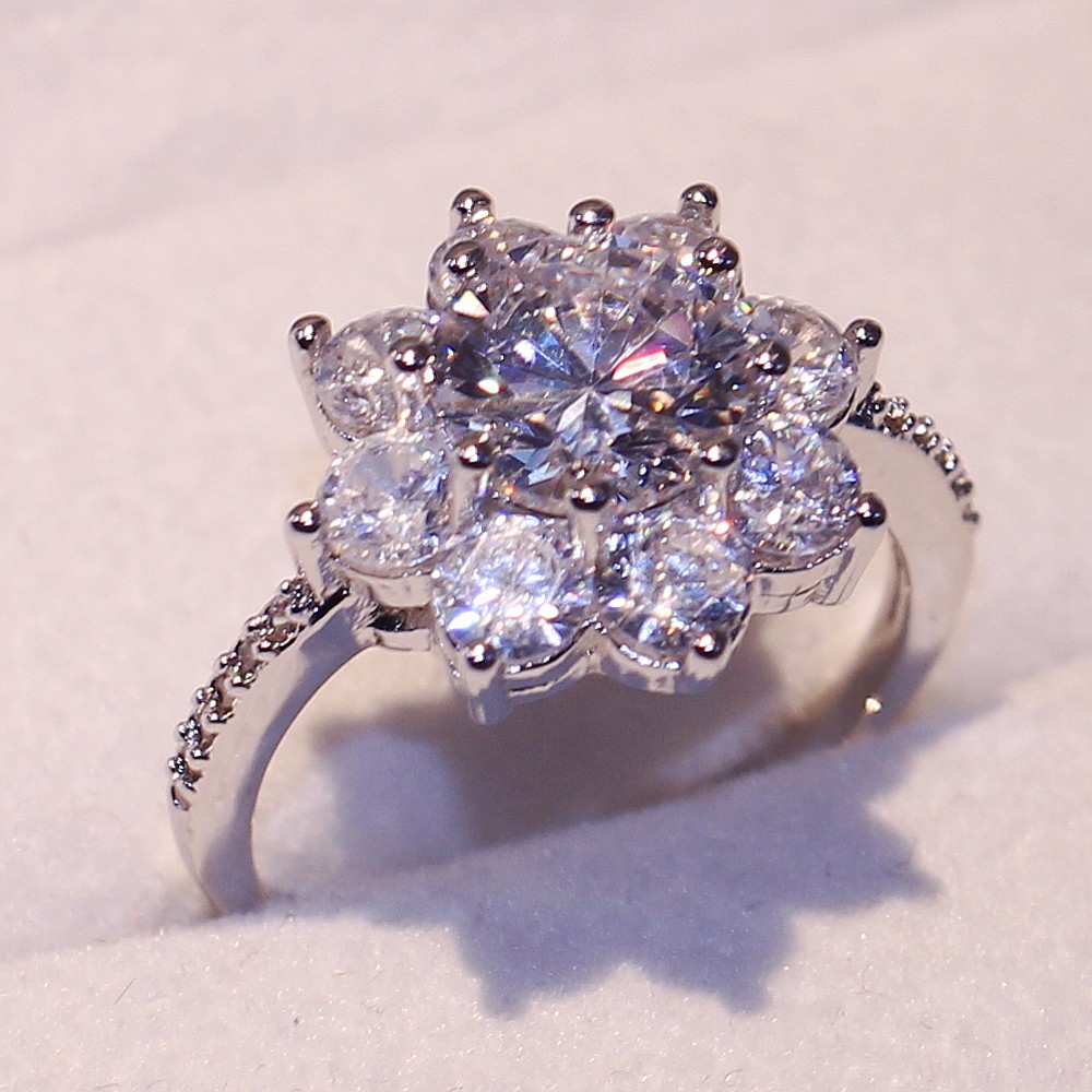 Elegant Handcrafted Sterg Sier Ring with White Sapphire Cubic Zirconia, ral Wedding Band for Women 3851