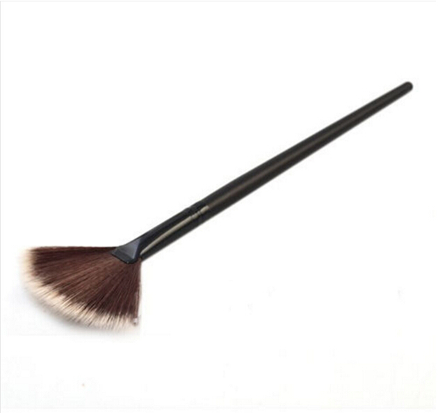 Fashion Portable Slim Fan Shape Powder Concealor Blending Foundation Highlighter Makeup Brush High Quality Best Gift