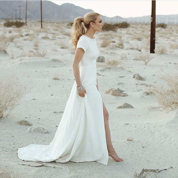 2016 Simple Sheath Beach Wedding Dresses with Short Sleeves Court Train Long Bridal Dresses Custom Made Wedding Gowns Front Split 2015, Champagne
2016 Simple Sheath Beach Wedding Dresses with Short Sleeves Court Train Long Bridal Dresses Custom Made Wedding Gowns Front Split 2015, Champagne