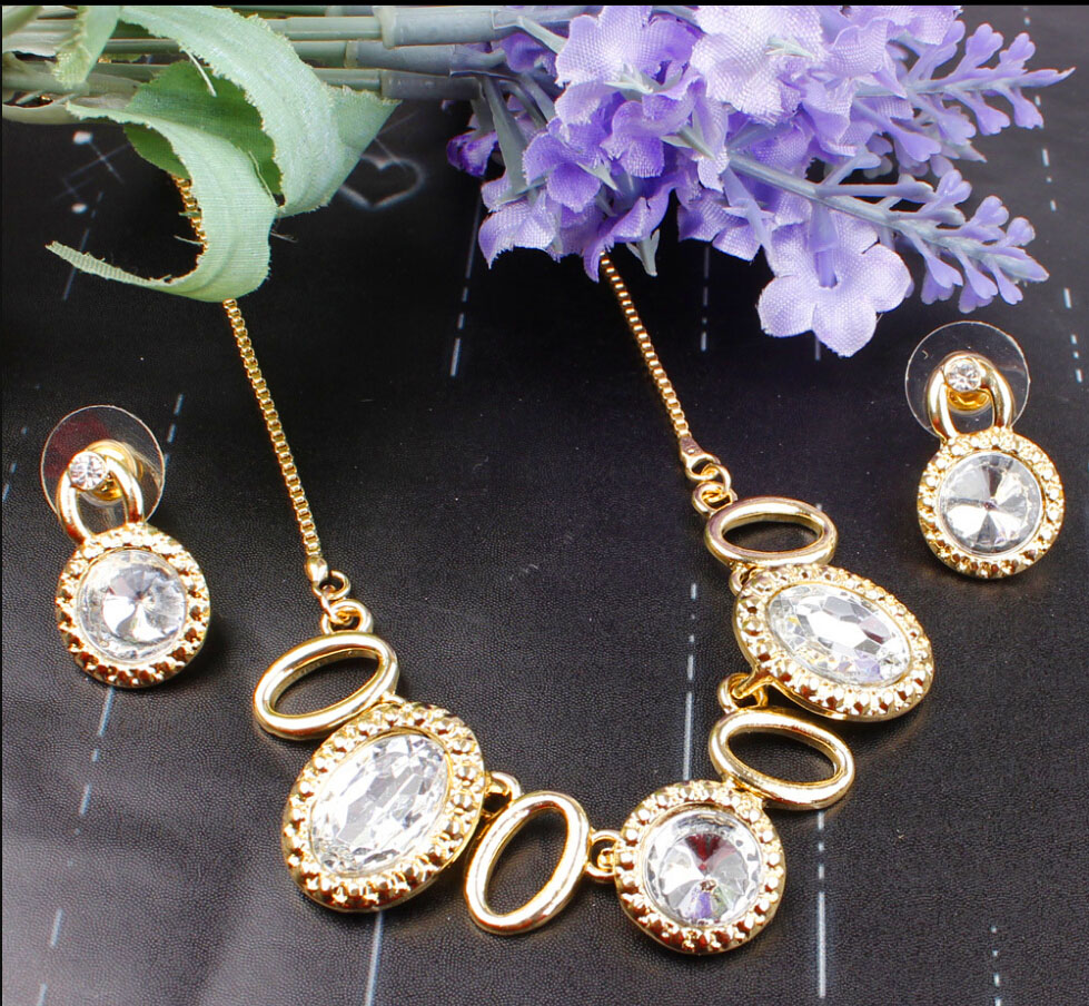 Fashion Personality Round and Oval Shape Austrian Crystal Wedding Set 18K Gold Plated Necklace Earrings Jewelry Set For Women, Silver
Fashion Personality Round and Oval Shape Austrian Crystal Wedding Set 18K Gold Plated Necklace Earrings Jewelry Set For Women, Silver