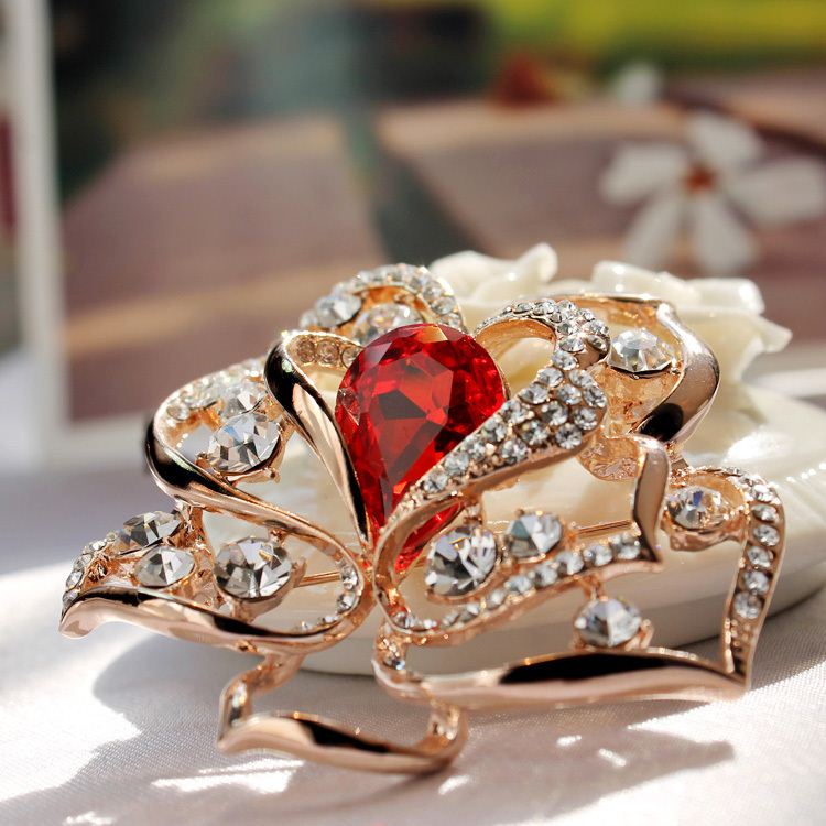 FG New Big Red Crystl In The Heart Full Of Rhinestones Flower Brooch For Wedding Party