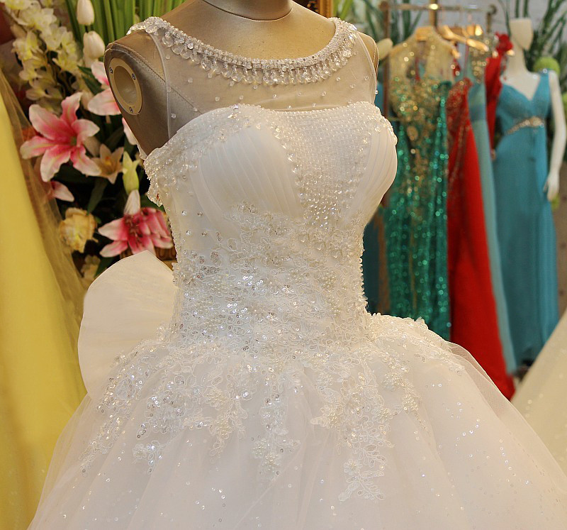 Court Train Ball Gown Wedding Dresses Scoop Sheer with Applique Beading White,ivory Bridal Gowns, Red
Court Train Ball Gown Wedding Dresses Scoop Sheer with Applique Beading White,ivory Bridal Gowns, Red
