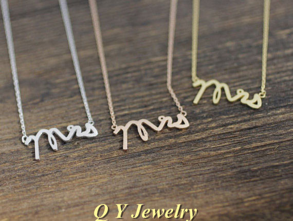 Wholesale-Fine Jewelry Hippie Chic Letters Mrs Necklace Boho Long Thin Chain Neclace Wedding Gift Necklaces For Women 2015 Collares
Wholesale-Fine Jewelry Hippie Chic Letters Mrs Necklace Boho Long Thin Chain Neclace Wedding Gift Necklaces For Women 2015 Collares