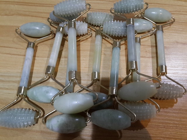 1pcs Free Shipping Wholesale Facial Relaxation Slimming Tool Jade Roller Massager For Body Face jade massage stone