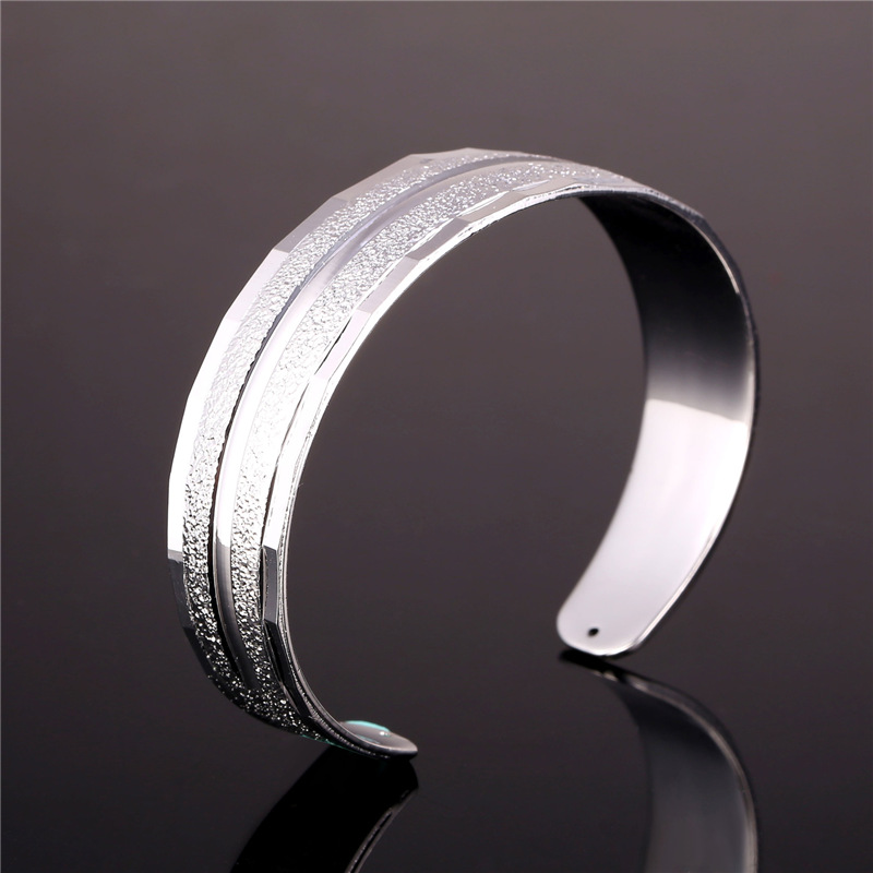 Unisex Vintage 18K Gold Plated Bangle for Women/Men Platinum Plated Simple Style Wide Cuff Bracelet
Unisex Vintage 18K Gold Plated Bangle for Women/Men Platinum Plated Simple Style Wide Cuff Bracelet
