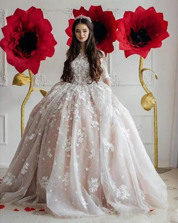 2018 Champagne Blush Ball Gown Wedding Dresses Off Shoulders Sheer Half Long Sleeves Lace Appliques Tulle Bridal Gowns Vintage