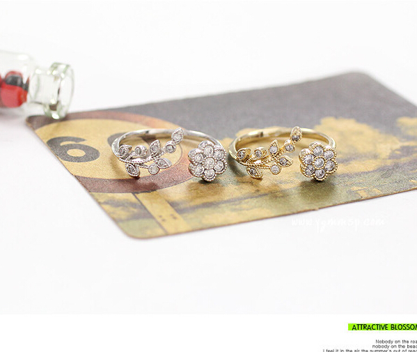 Stylish temperament diamond twisting leaves wishful flowers open ring forefinger ring wholesale free shipping
Stylish temperament diamond twisting leaves wishful flowers open ring forefinger ring wholesale free shipping