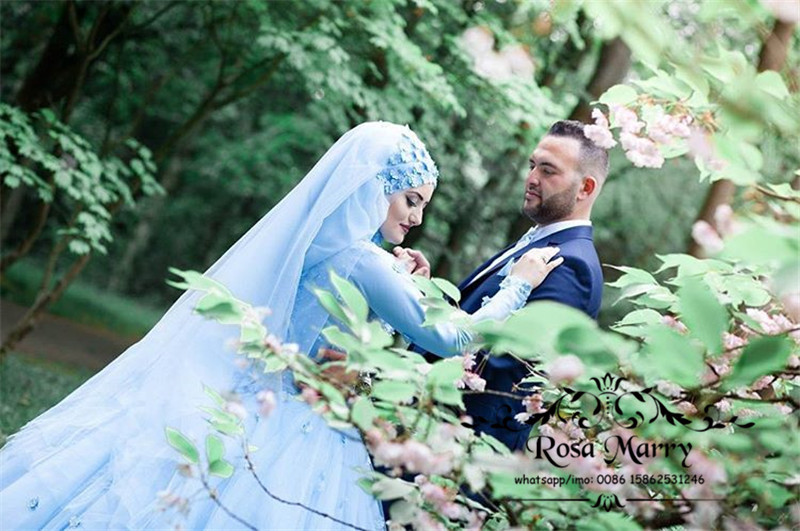 Light Blue Islamic Hijab 3D Floral Wedding Dresses 2020 Ball Gown High Neck Long Sleeves Beaded Plus Size Country Kaftan Abayas Bridal Gowns