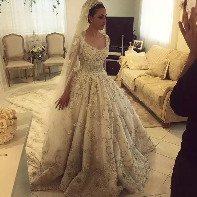 Luxury Lace Ball Gown Wedding Dresses Scoop Neck 3D Floral Appliques Beads Rhinestone Suadi Arabic Beach Wedding Dress Sweep Train Plus