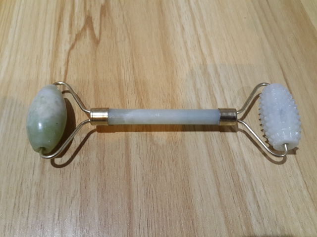 1pcs Free Shipping Wholesale Facial Relaxation Slimming Tool Jade Roller Massager For Body Face jade massage stone