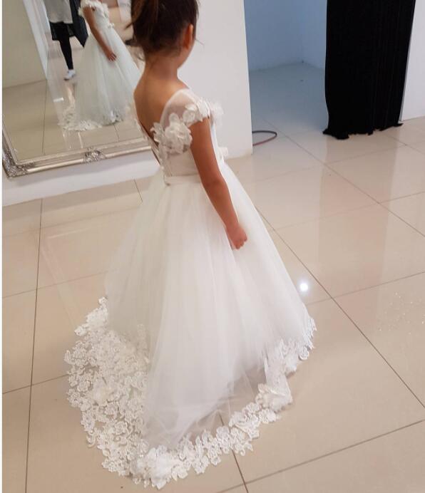 Hot Selling Scoop Floor Length Ball Gowns White Flower Girl Dresses for Wedding Party with Appliques Flowers, Lanvender
Hot Selling Scoop Floor Length Ball Gowns White Flower Girl Dresses for Wedding Party with Appliques Flowers, Lanvender
