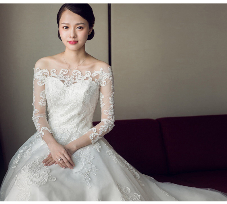 Vintage Off the Shoulder Long Sleeve Wedding Dress Chapel Train Lace Applique Ball Gowns Bridal Dress Ivory Vestido De Novia Romantic
