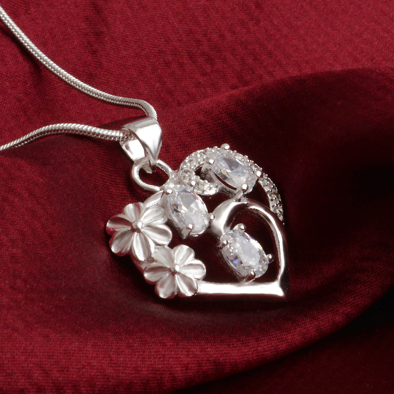 Free shipping fashion high quality 925 silver Flower with White diamond jewelry 925 silver necklace Valentine's Day holiday gifts Hot 1685