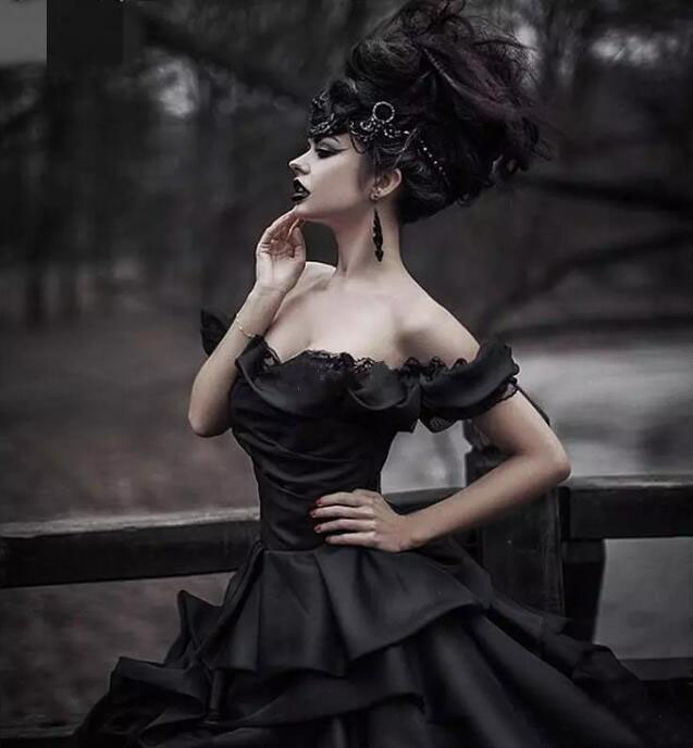 Black Gothic Wedding Dresses 2017 Vintage Taffeta Off The Shoulder Lace Draped Tiered Long Bridal Gowns Custom Made China EN10283
