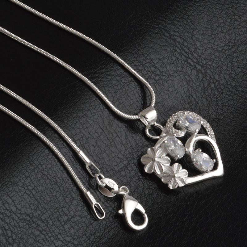 Free shipping fashion high quality 925 silver Flower with White diamond jewelry 925 silver necklace Valentine's Day holiday gifts Hot 1685