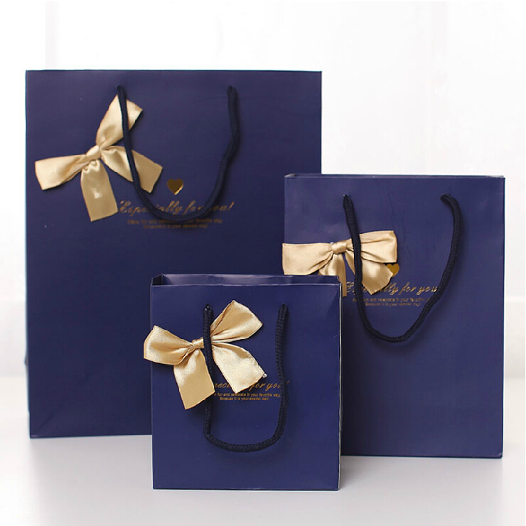 17*22*7cm Noble Quality Bowknot Paper Gift Bag Business Gift Favors Wrapping Bag Festive Gift Package Party Supplies 20pcs/lot WS084
17*22*7cm Noble Quality Bowknot Paper Gift Bag Business Gift Favors Wrapping Bag Festive Gift Package Party Supplies 20pcs/lot WS084