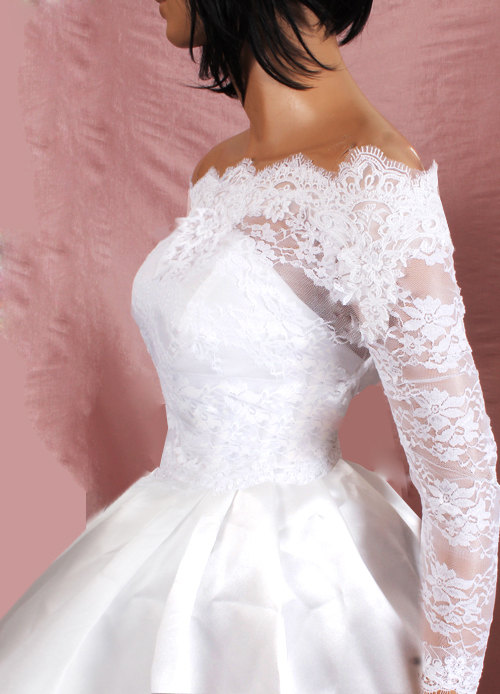 2019 New Lace Bridal Jackets Off-shoulder Neck Long Sleeve Covered Button Lace Applique Wedding Wraps Bolero Custom Made