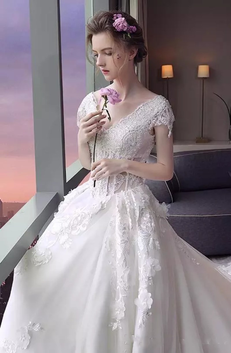 Long Cathedral Train Wedding Dresses V Neck Cap Sleeve Lace Applique Beaded 3D Floral Ivory Lace Up Back Tulle Bridal Gown Vestido De