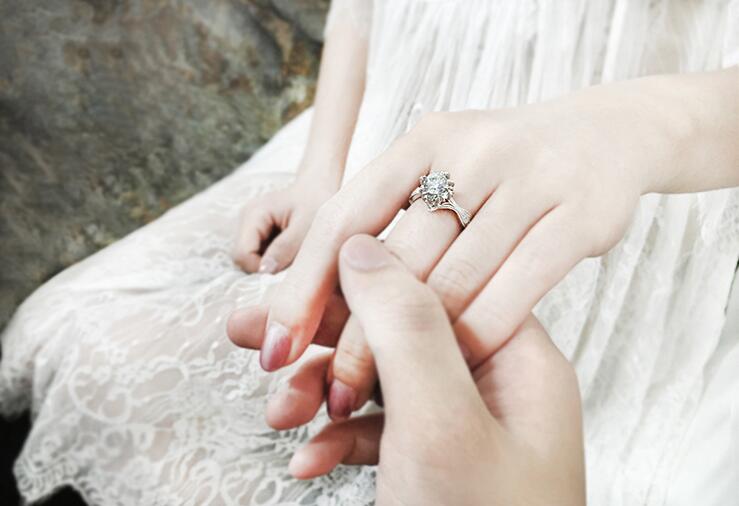 Victoria Wieck choucong Jewelry Sterg Sier Round Cut 5A White Topaz CZ Dia Gemstones Wedding Women Ring For Lover's Gift