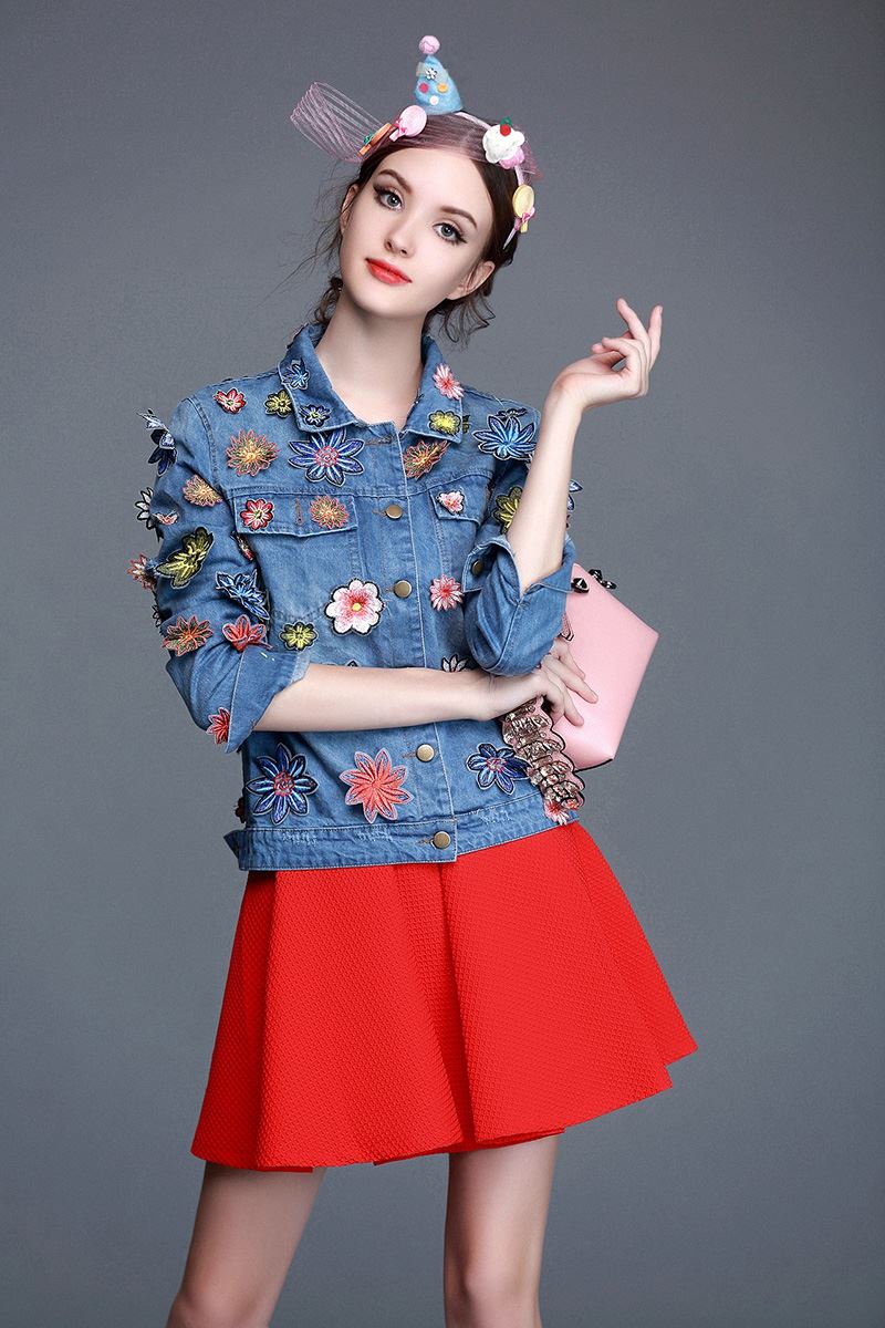 Europe station 2015 autumn new women's Heavy embroidered flowers affixed cloth blue denim jacket temperament wild