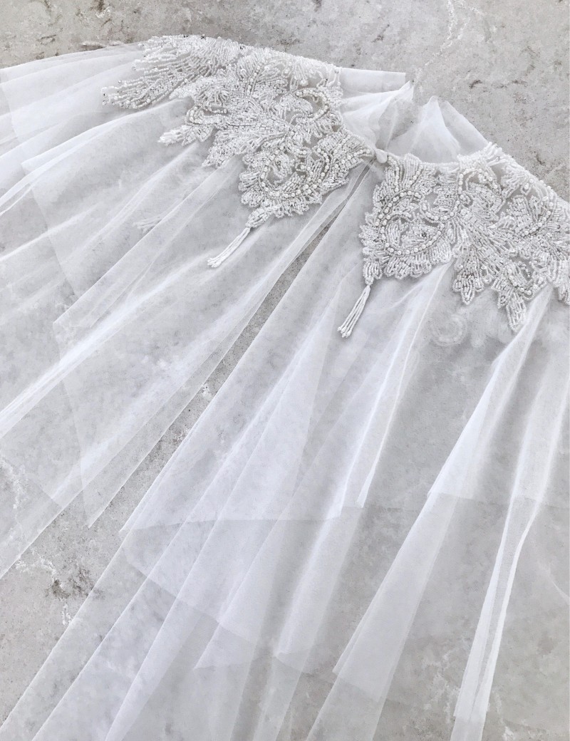 Unique Bridal Wraps Modest Lace Applique Beaded High Neck Sheath Wedding Bridal Bolero For Wedding Dresses Sleeveless Custom Made Jacket