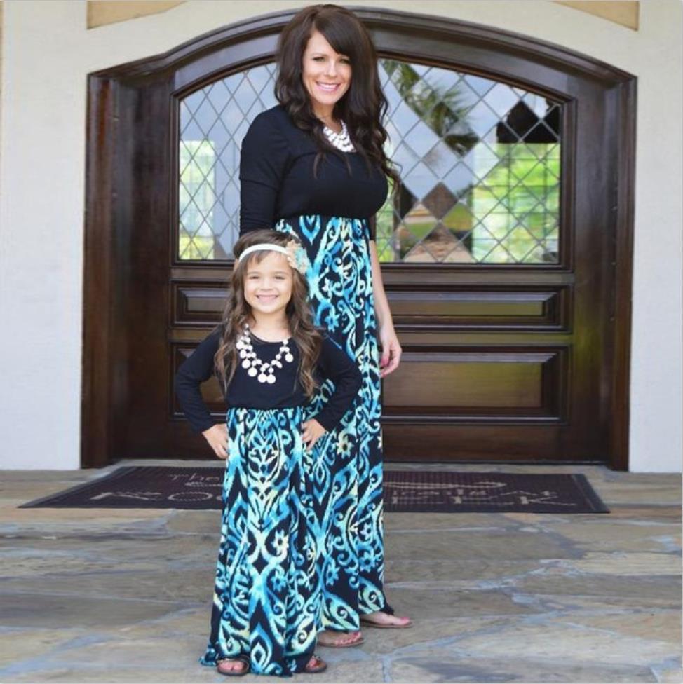 mother daughter clothes family matching dress baby blue printed flower clothing girl long skirt dress children casual fashion B00004
mother daughter clothes family matching dress baby blue printed flower clothing girl long skirt dress children casual fashion B00004