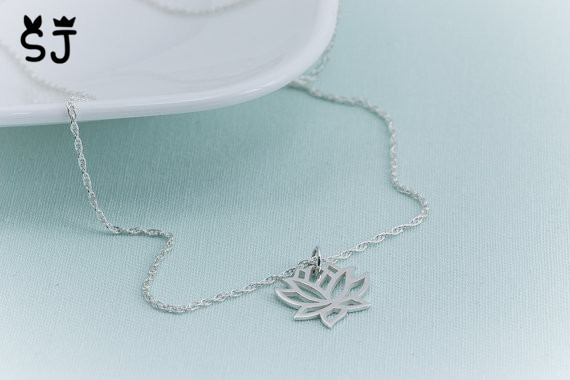 5PCS- N031 Gold Silver personalized pretty metal flowers necklace Yoga petal Necklace plant flower lotus necklaces Lotos Necklaces
5PCS- N031 Gold Silver personalized pretty metal flowers necklace Yoga petal Necklace plant flower lotus necklaces Lotos Necklaces