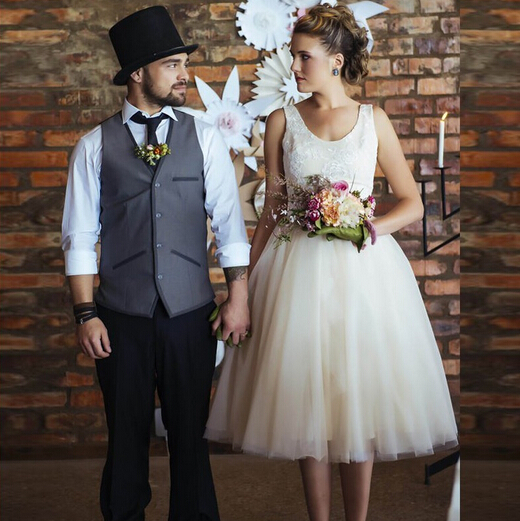2016 Hot sale short A line sheer weddding dresses scoop neck custom tea length zipper back lace tank sleeves bridal gowns, Ivory
2016 Hot sale short A line sheer weddding dresses scoop neck custom tea length zipper back lace tank sleeves bridal gowns, Ivory