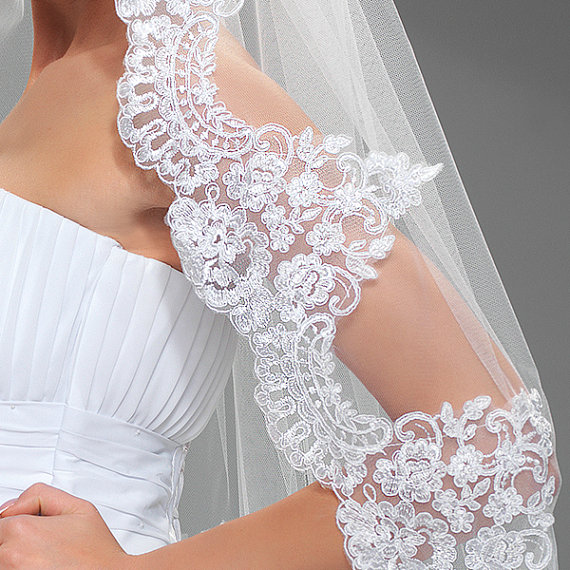 New Hight Qualityr Best Sale Cheap Fingertip White Ivory Lace Applique veil Mantilla Veil Bridal Head Pieces For Wedding Dresses