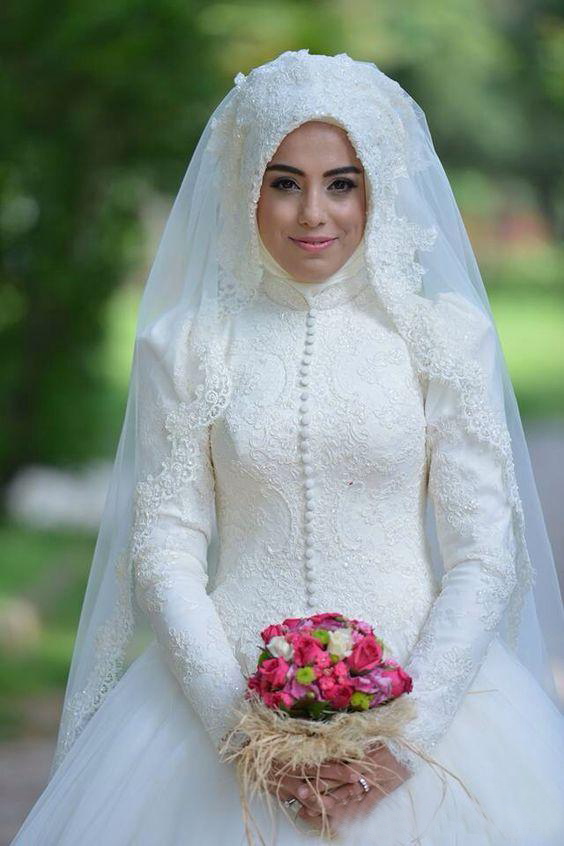 Muslim Wedding Dresses 2016 Latest Full Lace High Neck Long Sleeves Buttons Applique Chapel Bridal Gowns Arabic Islamic Custom Made EN6026